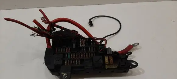 BMW 5 E60 E61 Fuse module 6906588
