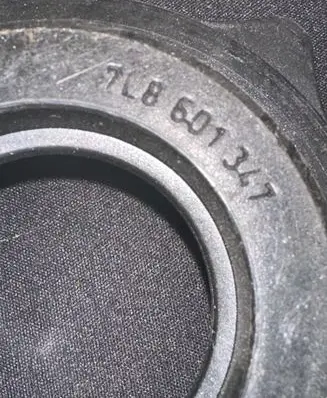 Audi Q7 4L Spare wheel bolt 7L8601347