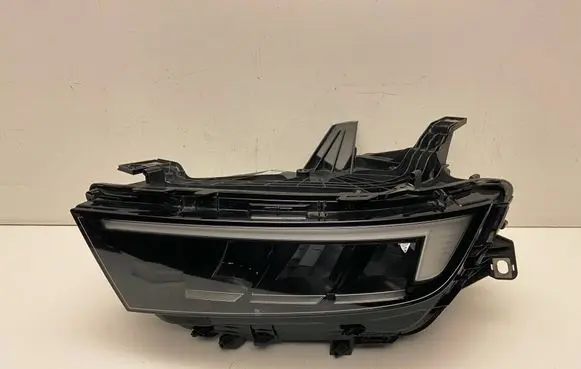 Opel Astra L Headlight/headlamp 9851881680 662588537 12691070001