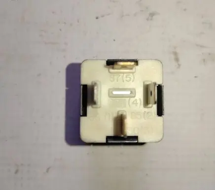 Volkswagen Transporter - Caravelle T5 Other relay 141951253B