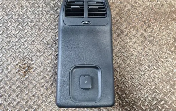 Ford Escape IV Rear air vent grill LJ6BS045B72 LJ6BS045B72AE3ZHE LJ6B19C570AAW