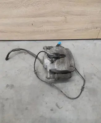 Mercedes-Benz C W205 Front brake caliper