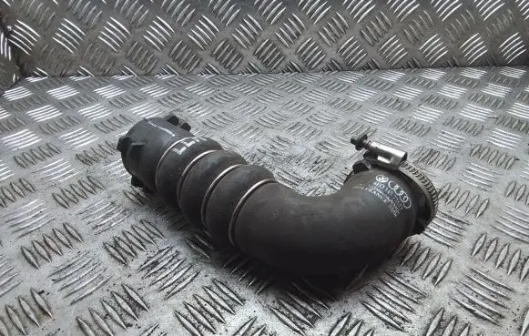 Audi A4 S4 B7 8E 8H Intercooler hose/pipe 8E0145738D