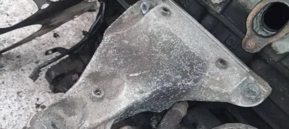 Volkswagen PASSAT B5 Engine mounting bracket 8D0199308N