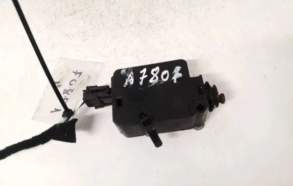 BMW 3 E46 Central locking motor 8372240 67.11-8372240
