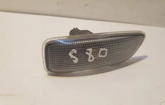Volvo S80 Front fender indicator light 9178688