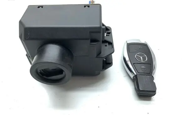 Mercedes-Benz A W176 Ignition lock A2469054602
