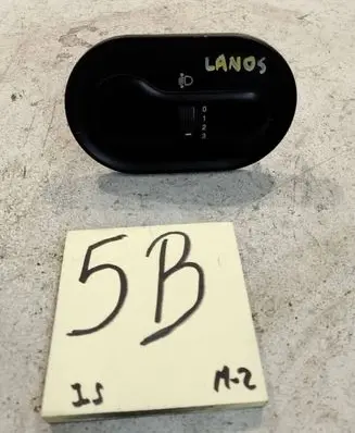Daewoo Lanos Headlight level height control switch 3025257M