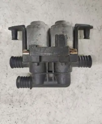 BMW 5 E39 Coolant heater control valve 64128374995