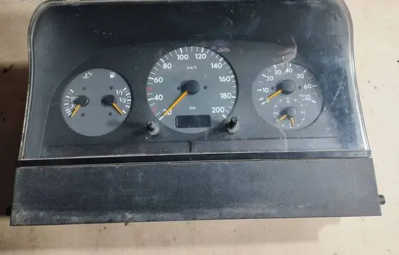 Volkswagen II LT Speedometer (instrument cluster) 2D0919860A