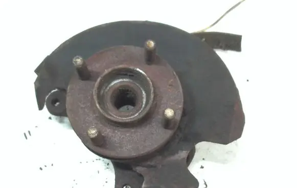 Nissan Sunny Front wheel hub spindle knuckle 