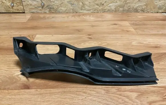 Volkswagen PASSAT B6 Front bumper mounting bracket 3C0807889
