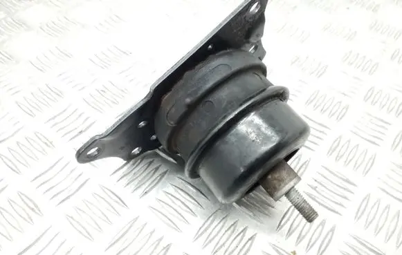 Skoda Rapid (NH) Engine mount bracket 6R0199167AE