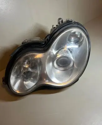 Mercedes-Benz C W203 Headlight/headlamp A2038203761 0301166275