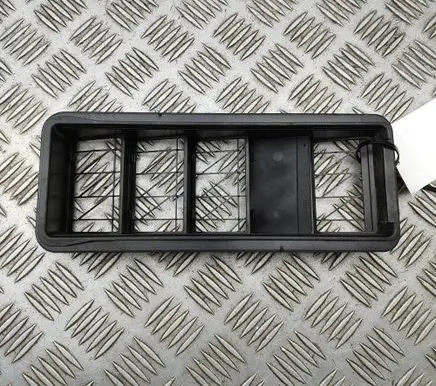 Land Rover Defender Quarter panel pressure vent GX63280B62AA