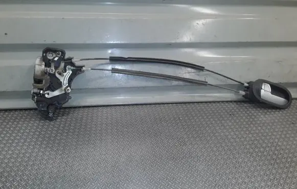 Mitsubishi Colt Front door lock 