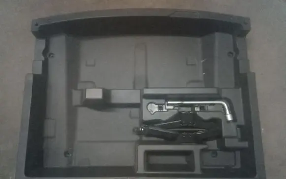 Mitsubishi Eclipse Cross Glove box in trunk 