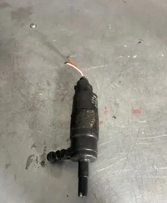 Audi A6 S6 C6 4F Headlight washer pump 3B7955681 45496 001016