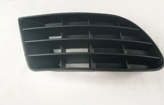 Volkswagen Golf Plus Front bumper lower grill 5M0853665