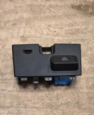 BMW 3 G20 G21 USB socket connector 6807232 106038803C