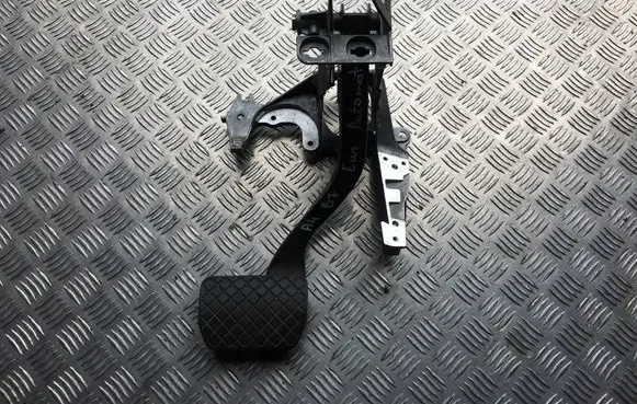 Audi A4 S4 B7 8E 8H Brake pedal 8E1721117D 8E1721117