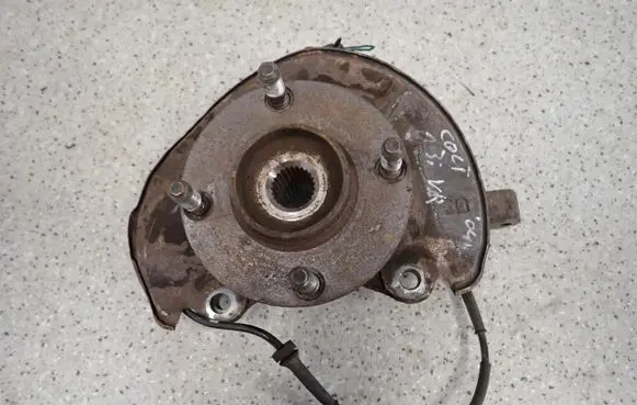 Mitsubishi Colt Front wheel hub spindle knuckle 