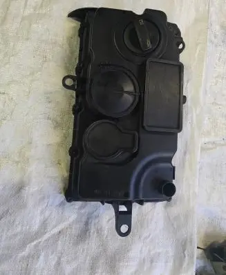 Volkswagen PASSAT B6 Rocker cam cover 03G103475C