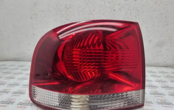 Volkswagen Touareg I Rear/tail lights 7L6945095K