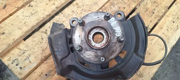 Toyota Auris 150 Front wheel hub