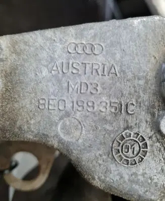 Audi A4 S4 B6 8E 8H Engine mounting bracket 8E0199351