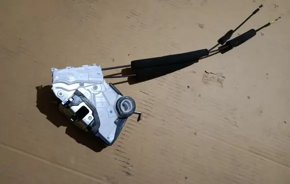 Subaru Ascent Front door lock 61032XC02A