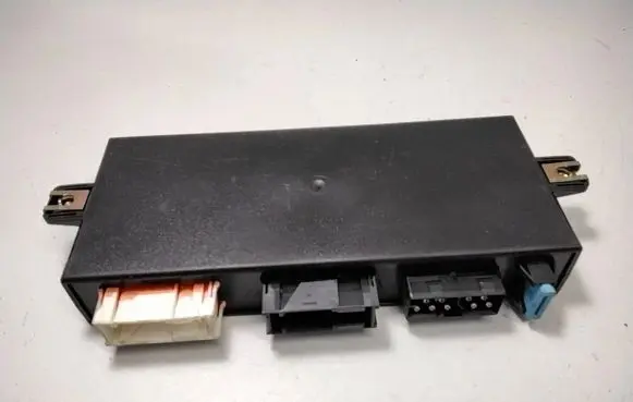 BMW 5 E34 Other control units/modules 8366229 084659058 001822404