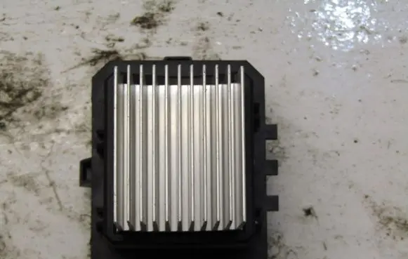 Nissan X-Trail T32 Heater blower motor/fan resistor 1111