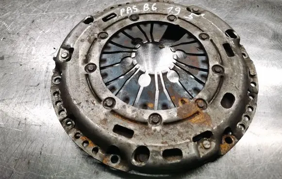 Volkswagen PASSAT B6 Pressure plate 