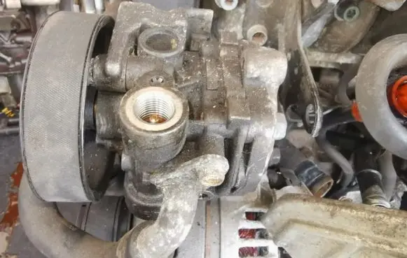 Mitsubishi Outlander Power steering pump