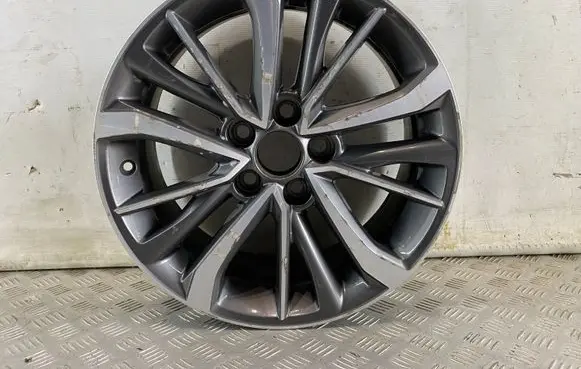 Toyota Avensis T270 R17 alloy rim 4261105370 HL8104 11GY02