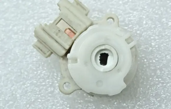 Toyota RAV 4 (XA20) Aerial antenna switch