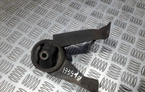 Mitsubishi Outlander Engine mount bracket