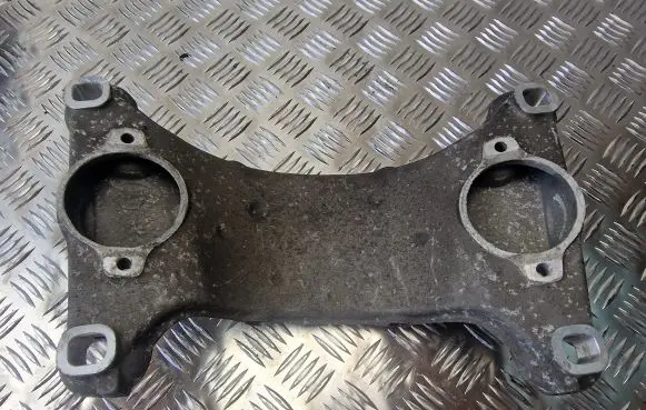 Audi A8 S8 D3 4E Gearbox mounting bracket 4E0399231N
