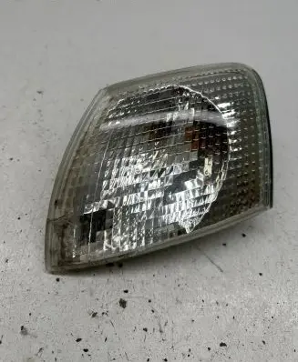 Volkswagen PASSAT B5 Front indicator light