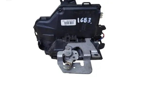 Audi A2 Front door lock 8Z1837016E