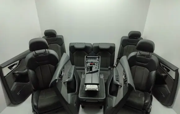 Audi Q7 4M Interior set 272KM