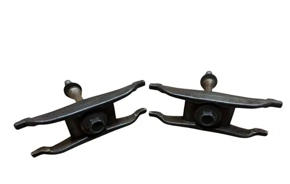 Mazda 6 Fuel Injector clamp holder 