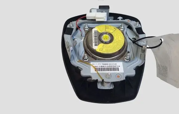 Mazda 6 Steering wheel airbag GS1G57K00