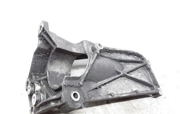 Volvo V70 Engine mounting bracket 31370633