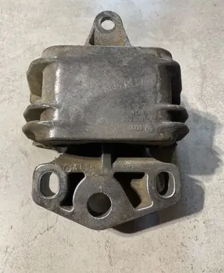 Ford Galaxy Engine mount bracket 7M3199555