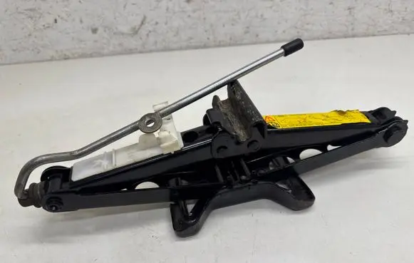 Ford Mondeo Mk III Lift Jack 1S7A17080AD