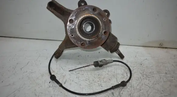 Citroen C4 I Picasso Front wheel hub