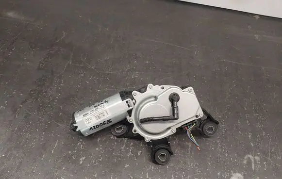 Audi A4 S4 B5 8D Rear window wiper motor 8L0955711B 404430B