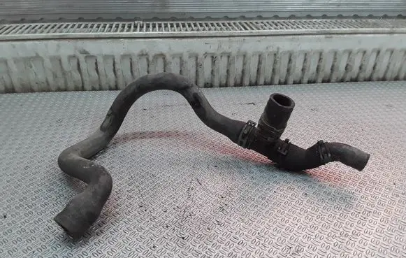 Mercedes-Benz C W203 Engine coolant pipe/hose